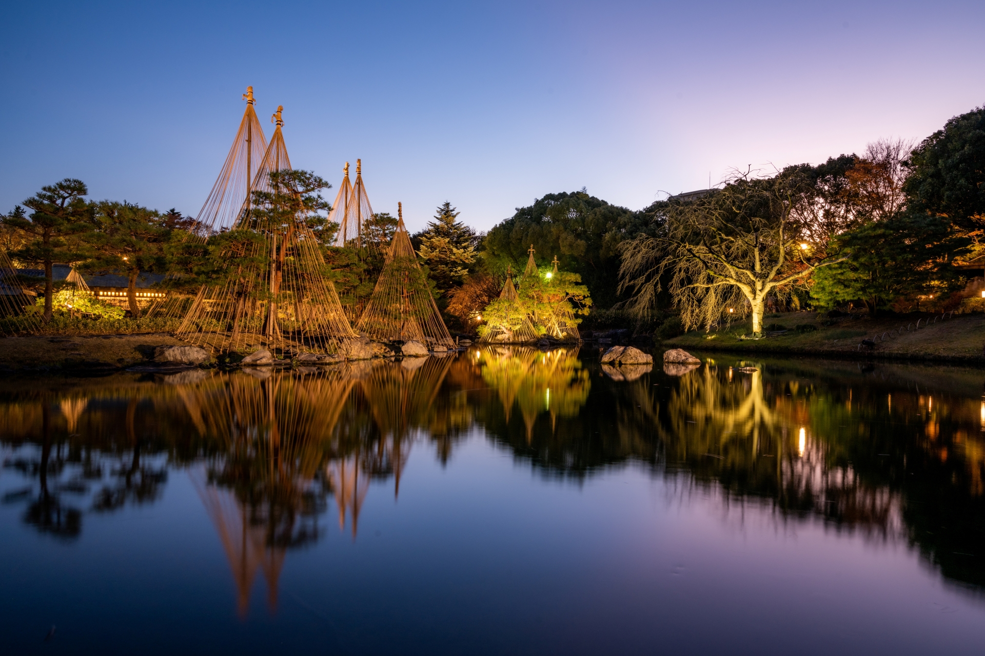 白鳥庭園