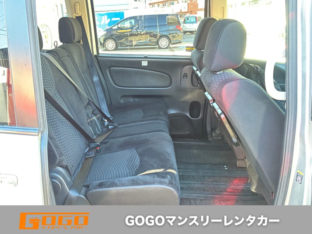 日産セレナ S-HYBRID 後列