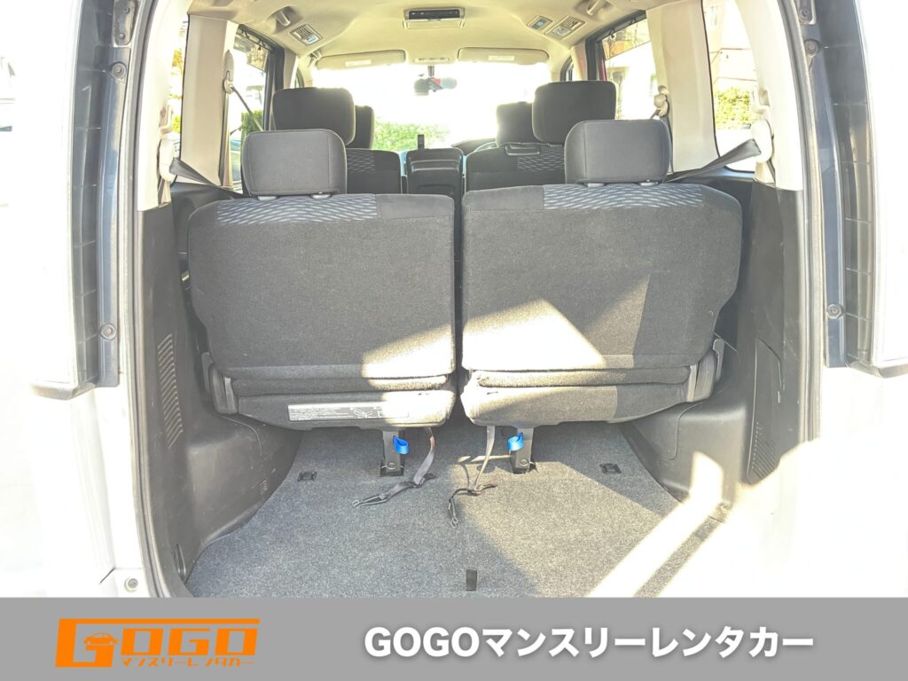 日産セレナ S-HYBRID 荷室　トランク
