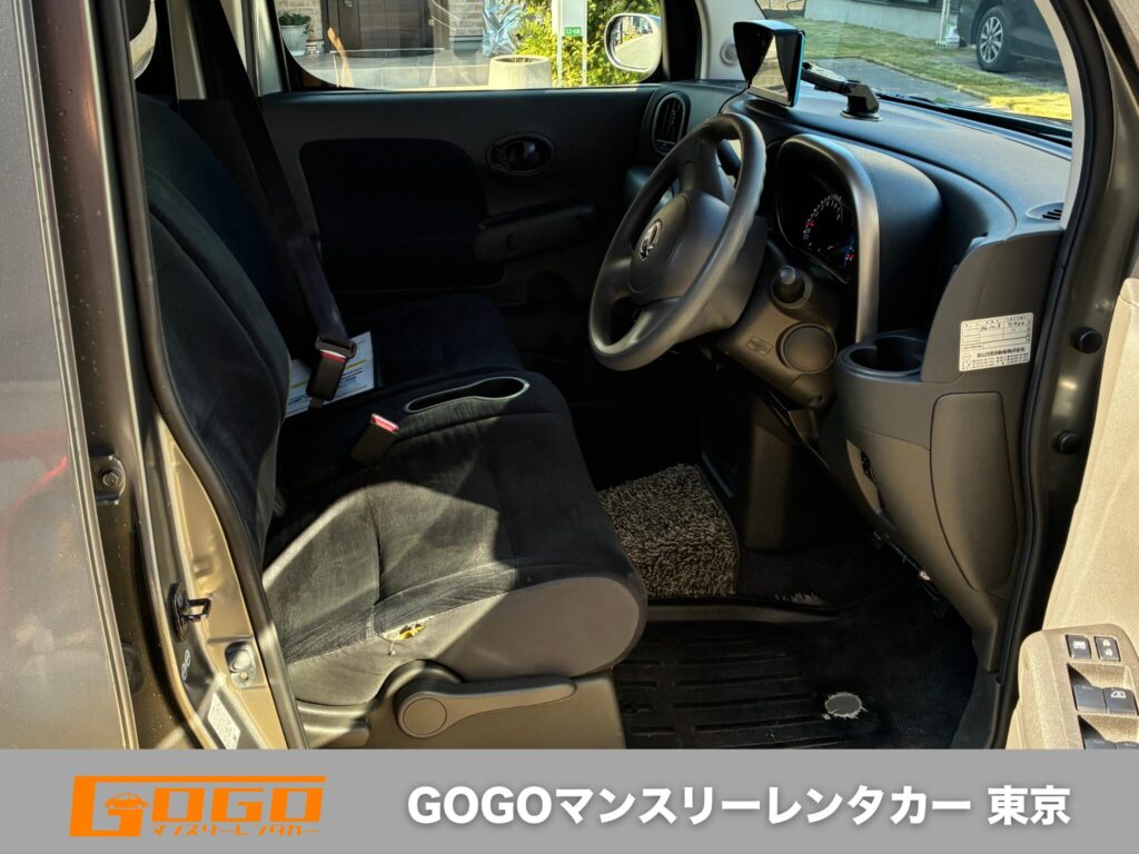 GOGOマンスリーレンタカー 東京のコンパクトカーニッサンキューブ 車内