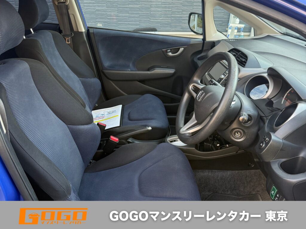 GOGOマンスリーレンタカー 東京のコンパクトカーホンダ フィット 車内