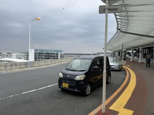 2026年2月16日 成田空港第1ターミナルで一時帰国のお客様へタントエグゼを宅配納車
