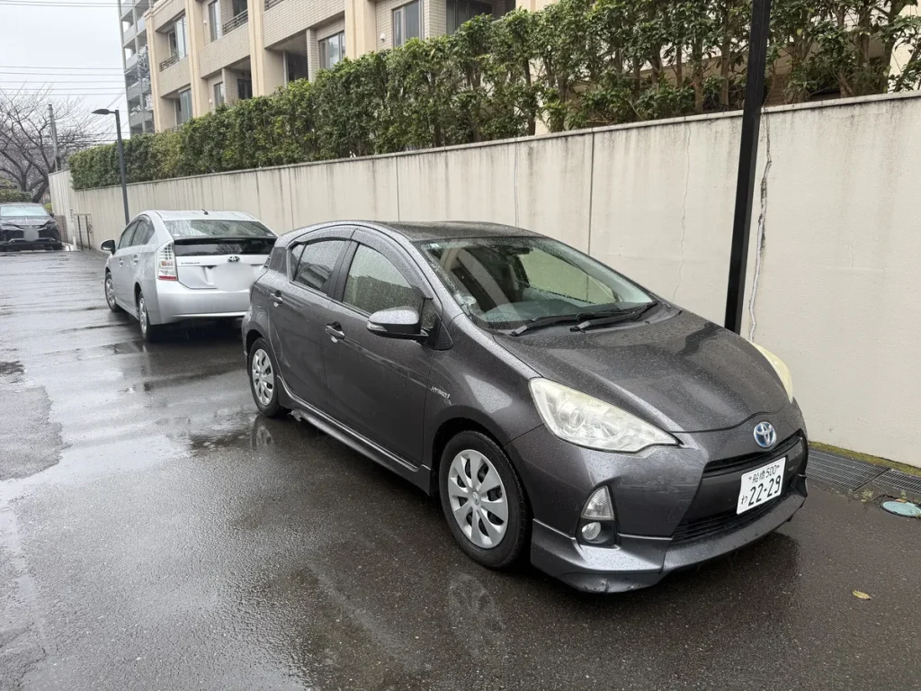 2026年2月25日 東京都調布市で納車待ちのお客様へトヨタ アクアを宅配納車