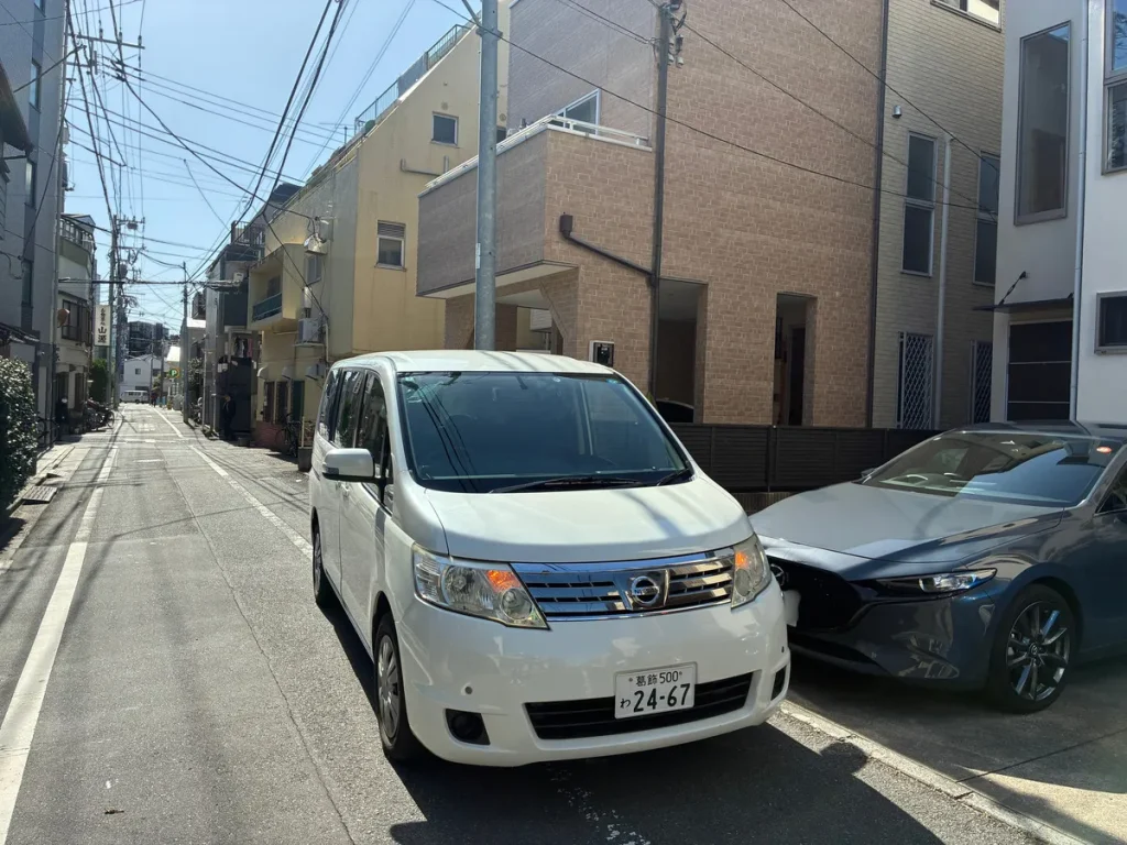 2026年3月12日 東京都豊島区池袋で故障代車のお客様へ日産 セレナを宅配納車