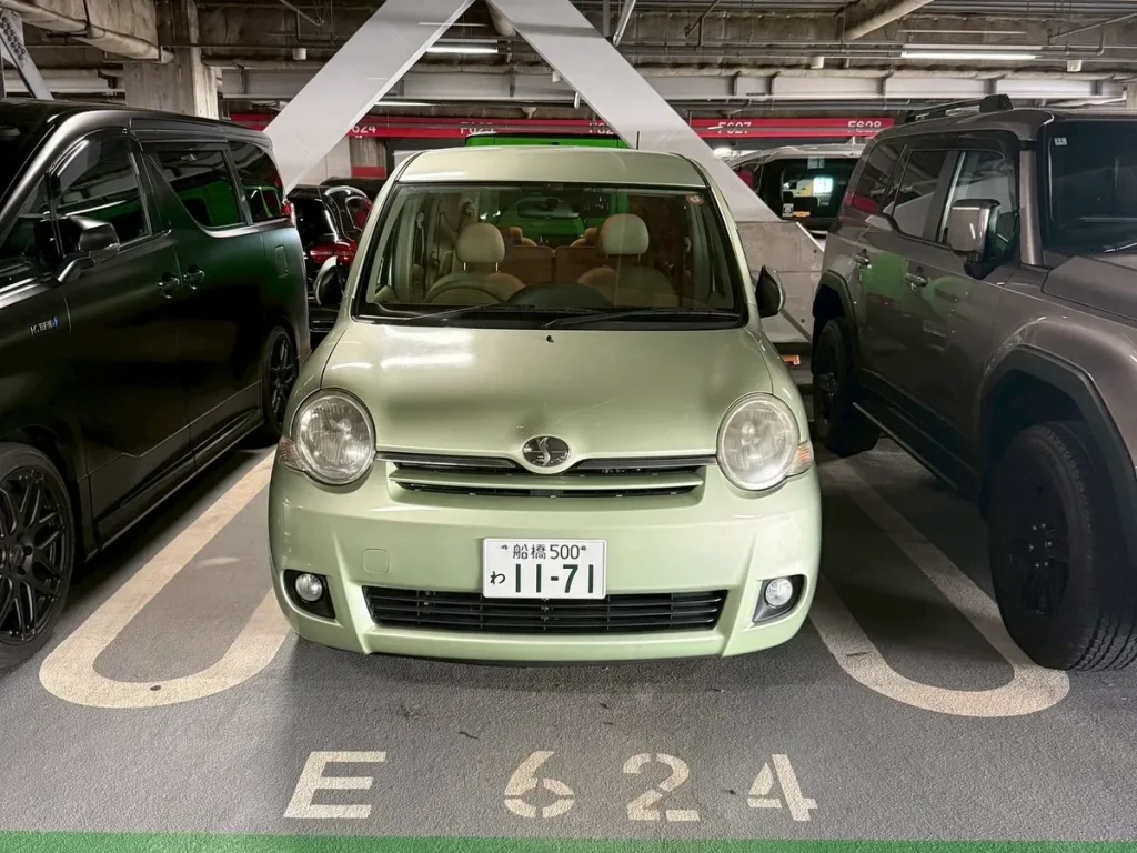 2026年3月16日 羽田空港第2ターミナルで一時帰国のお客様へトヨタ シエンタを宅配納車