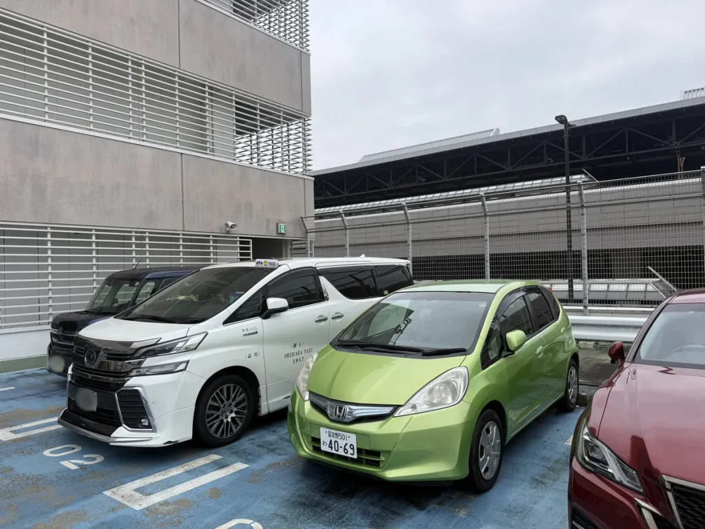 2026年3月20日 成田空港で旅行のお客様へホンダ フィットHVを宅配納車