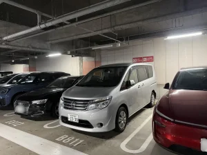 2026年3月20日 羽田空港第3ターミナルで一時帰国のお客様へ日産 セレナHVを宅配納車