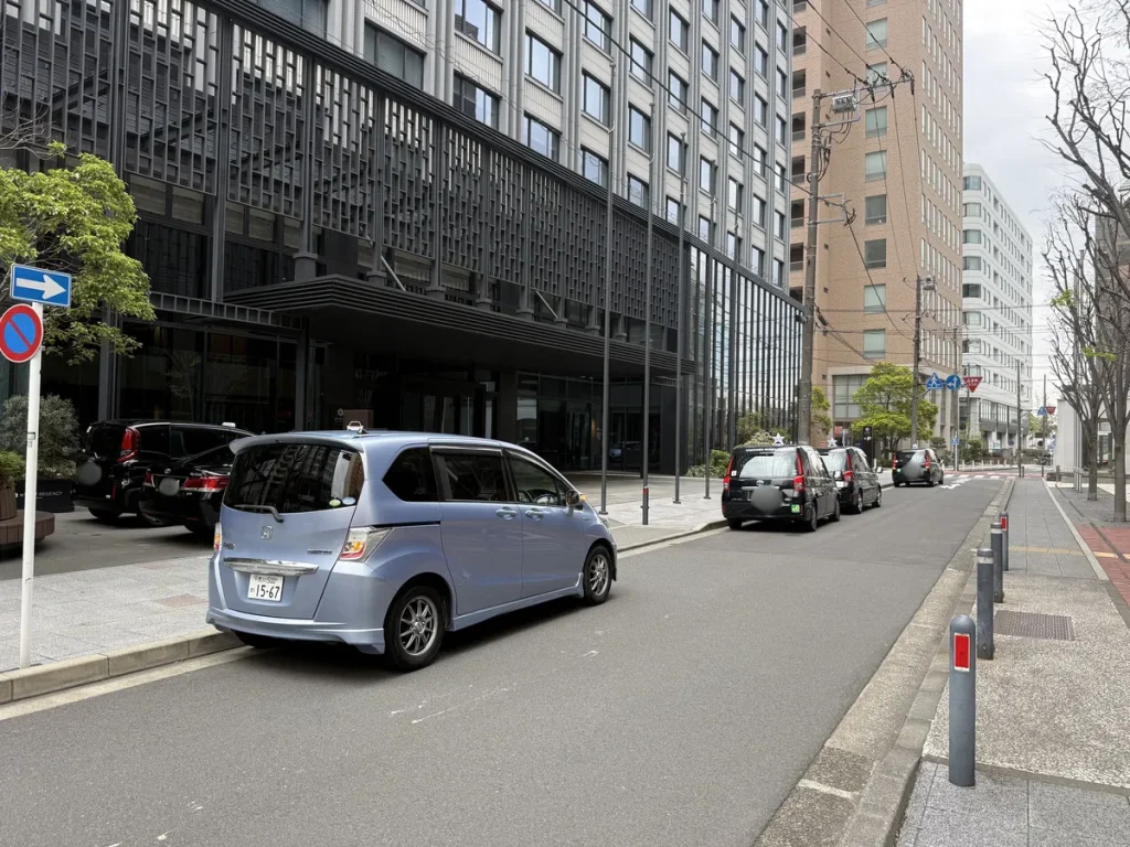 2026年4月4日 ハイアットリージェンシー横浜で旅行のお客様へホンダ フリードHVを宅配納車