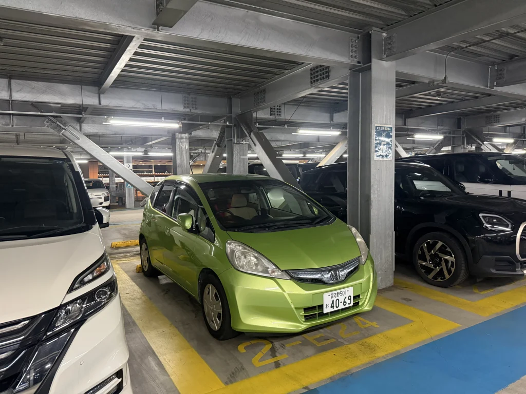 2026年4月5日 成田空港で一時帰国のお客様へフィットHVを宅配納車