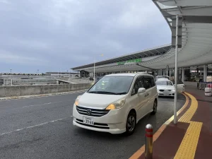 2026年4月9日 成田空港で一時帰国のお客様へホンダ ステップワゴンを宅配納車