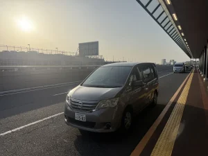 2026年4月11日 成田空港第二ターミナルで旅行のお客様へ日産 セレナを宅配納車