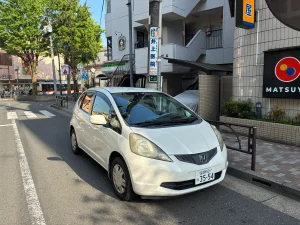 2026年4月11日 梅ヶ丘駅前で故障代車のお客様へホンダ フィット(GE6)を宅配納車