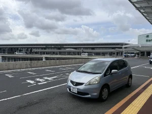 2026年4月13日 成田空港第1ターミナルで旅行のお客様へホンダ フィットを宅配納車