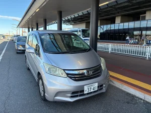 2026年5月9日 成田空港第二ターミナルで一時帰国のお客様へホンダ フリードを宅配納車