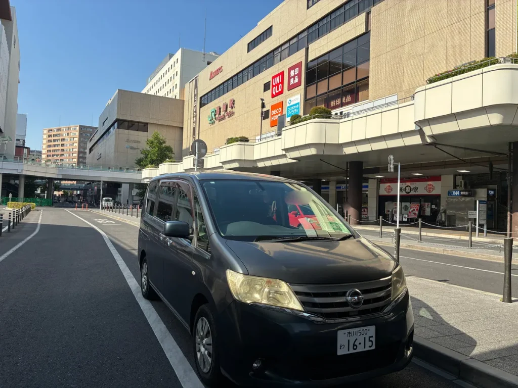 2026年5月18日 高崎駅で旅行のお客様へ日産 セレナを宅配納車