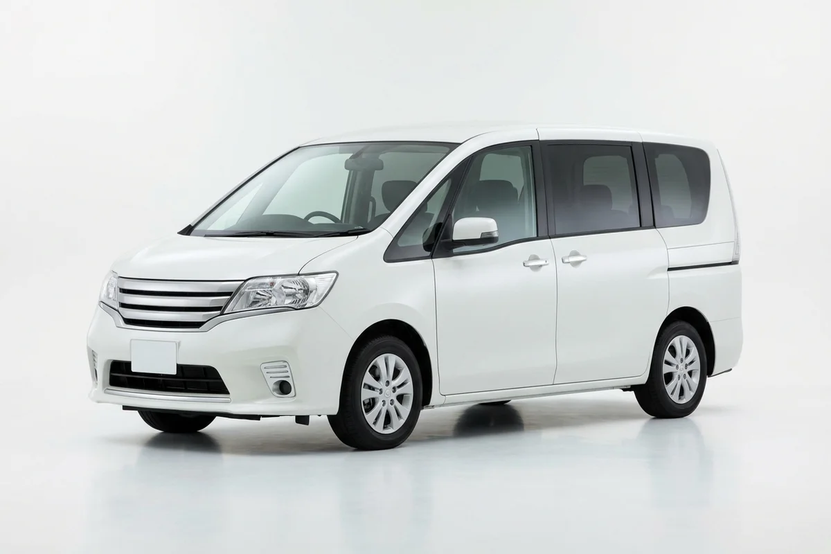 GOGOマンスリーレンタカーのファミリーカーミドルクラス（セレナ・ヴォクシー）月額66,800円から
