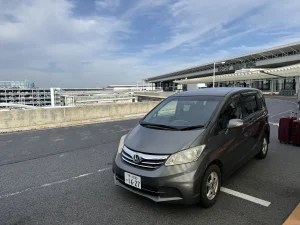 2026年6月1日 成田空港第1ターミナルでサンフランシスコからの一時帰国のお客様へフリードを宅配納車