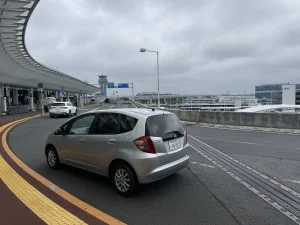 2026年7月4日 成田空港で一時帰国のお客様へフィットを宅配納車