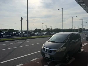 2026年7月14日 羽田空港で旅行のお客様へフリードを宅配納車