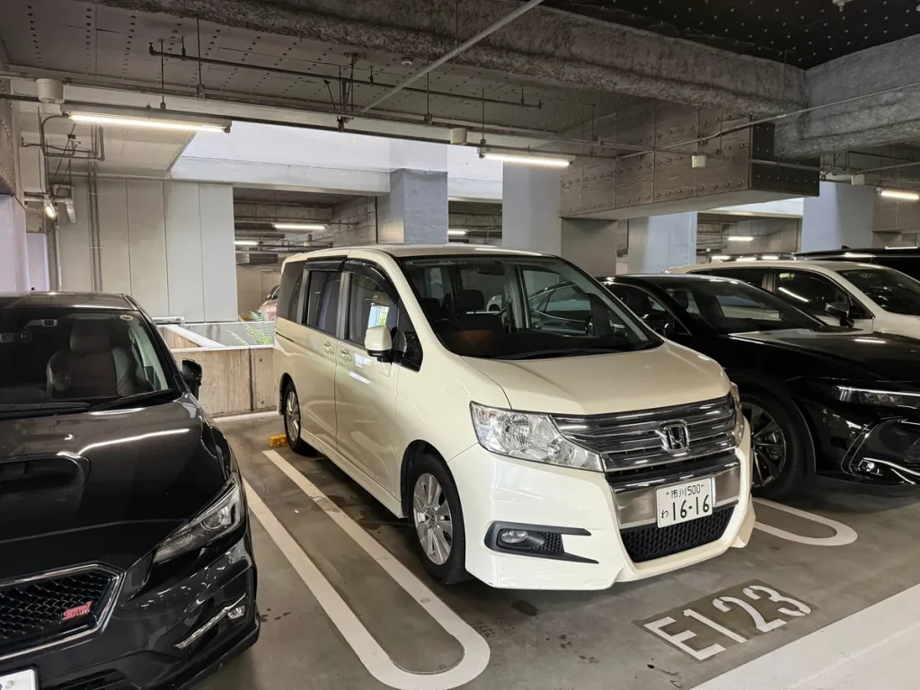 2026年7月31日 羽田空港で一時帰国のお客様へホンダ ステップワゴンを宅配納車