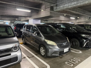 2026年8月2日 羽田空港駐車場で旅行のお客様へホンダ フリードを宅配納車