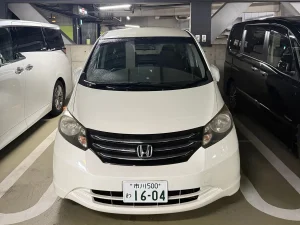 2026年8月13日 羽田空港駐車場で一時帰国のお客様へホンダ フリードを宅配納車