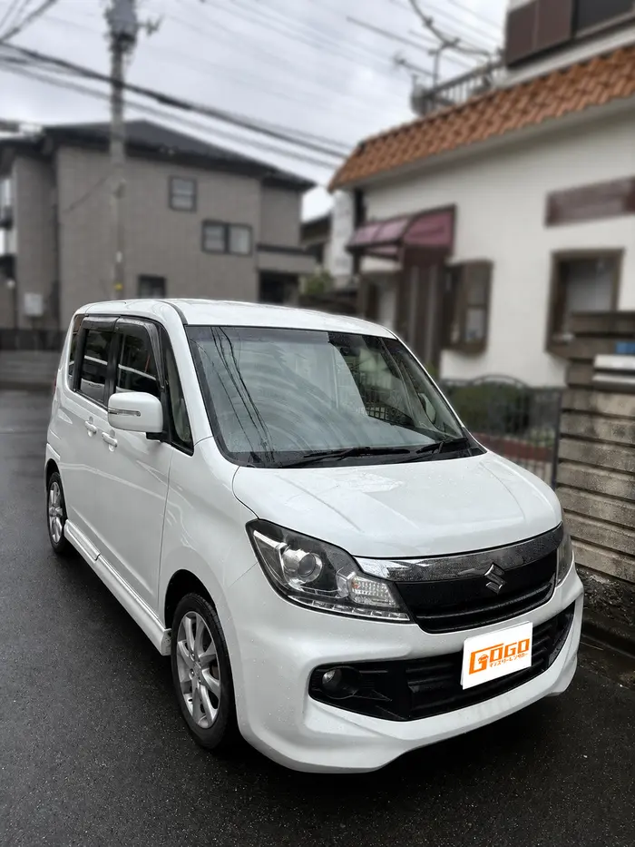 寝屋川市のご自宅前へお届けしたスズキ ソリオ