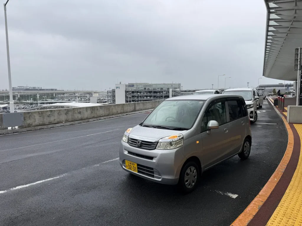 2026年9月23日 成田空港第1ターミナルで社用のお客様へホンダライフを宅配納車