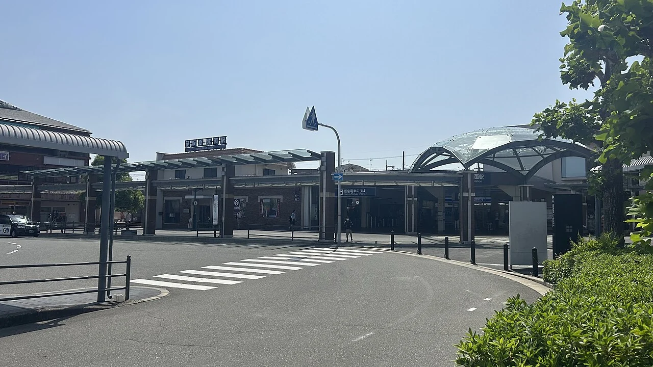 阪急箕面駅の駅舎と駅前